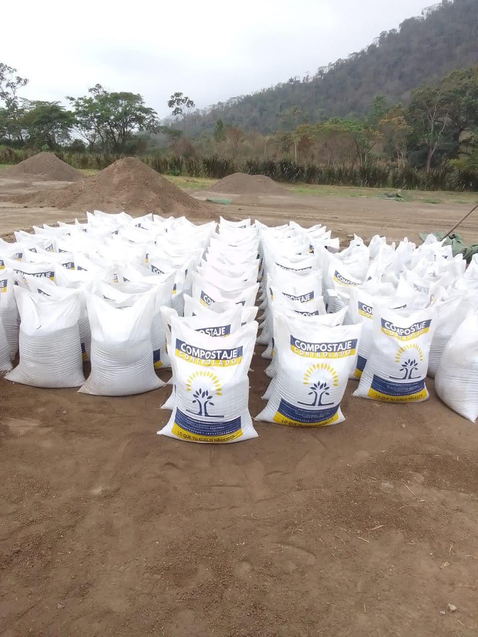 Sacos de Compostaje Controlado preparados para despacho en Manglares Churute